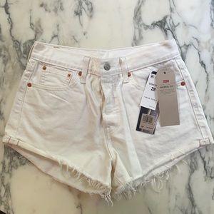 NWT Levi’s White Selvedge Wedgie Fit Denim Shorts